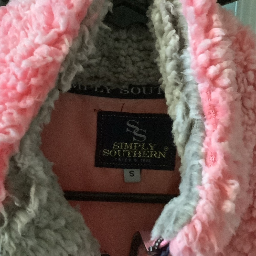 Simply Southern Pink and Gray Sherpa Vest, small, full zip‎ - Picture 2 of 6